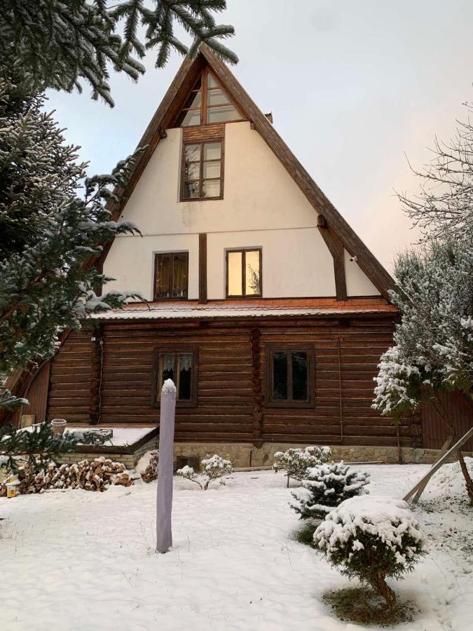 Sadyba Vanda Oryavchyk Dış mekan fotoğraf